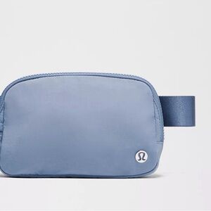 Lululemon Everywhere Belt Bag 1L in Washed Denim
